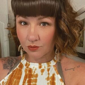 Meet your Posher, Jenny